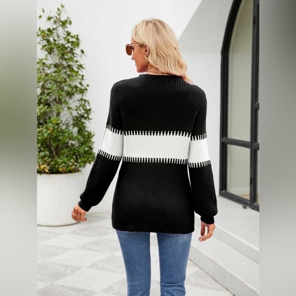 Winter is Coming Contrast Sweater - Picture 3 of 4